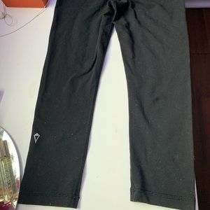 Reversible to black ivivva Cami leggings!